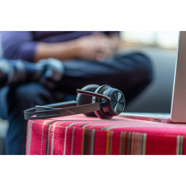 POLY Voyager Focus 2 Microsoft Teams Certified USB-C-C Headset +USB-C/A Adapter +Charging Stand - Afbeelding 6